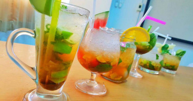 การฝึกปฏิบัติจัดโต๊ะอาหาร (Table setting) และ การผสมเครื่องดื่ม(Cocktail) นักศึกษาสาขาวิชาการท่องเที่ยว ณ อำเภอเกาะสมุย การฝึกปฏิบัติจัดโต๊ะอาหาร (Table setting) และ การผสมเครื่องดื่ม(Cocktail) นักศึกษาสาขาวิชาการท่องเที่ยว ณ อำเภอเกาะสมุย